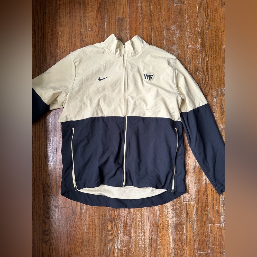COPY - Wake Forest windbreaker/rain jacket, size XL, so so cute just have to ma…